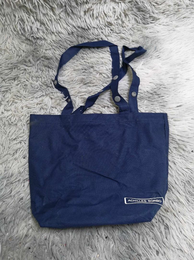Dark Blue Durable Tote Bag (Category: Tote Bags) located in Santa Cruz. Submitted by jmy_surplus.2 (Listing ID 1462706546, Image 1). Description: Size ; L - 11 W - 13 Color ; Dark Blue Type ; Tote bag Brand ; No brand Material ; Nylon Style ; Dark Blue Tote bag LR 129 JMY 5 Batch #222.