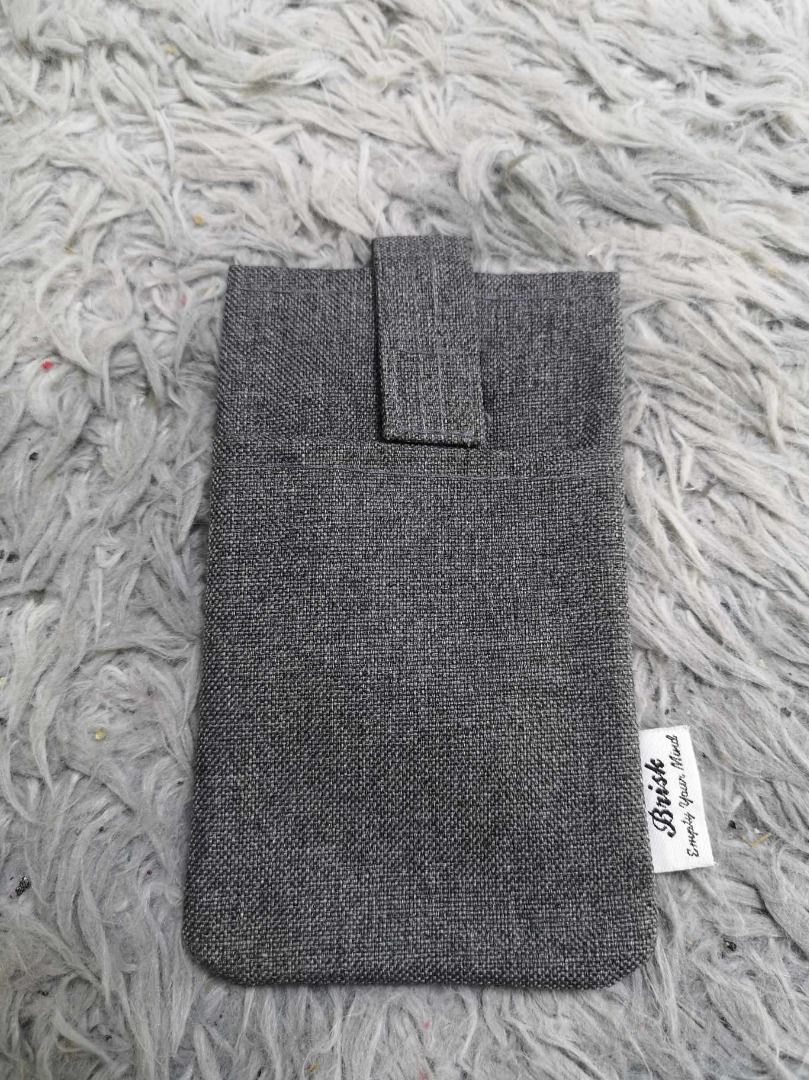 Dark Gray Fabric Smartphone Pouch (Category: Looking For) located in Santa Cruz. Submitted by jmy_surplus.2 (Listing ID 1462793344, Image 1). Description: Size ; L - 7 W - 4.1 Color ; Dark Gray Type ; Smartphone Pouch Brand ; No brand Material ; Nylon Style ; Dark Gray Smartphone Watch LR 129 JMY 5 Batch #222.