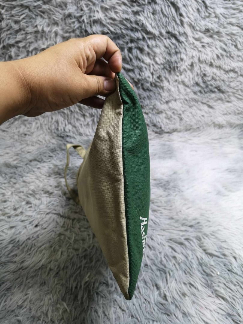 Dark Green Beige Tote Bag (Category: Tote Bags) located in Santa Cruz. Submitted by jmy_surplus.2 (Listing ID 1462687641, Image 3). Description: Size ; L - 13.4 W - 10.2 Color ; Dark green , Beige Type ; Tote bag Brand ; No brand Material ; Nylon Style ; Dark Green Tote bag LR 129 JMY 5 Batch #222.