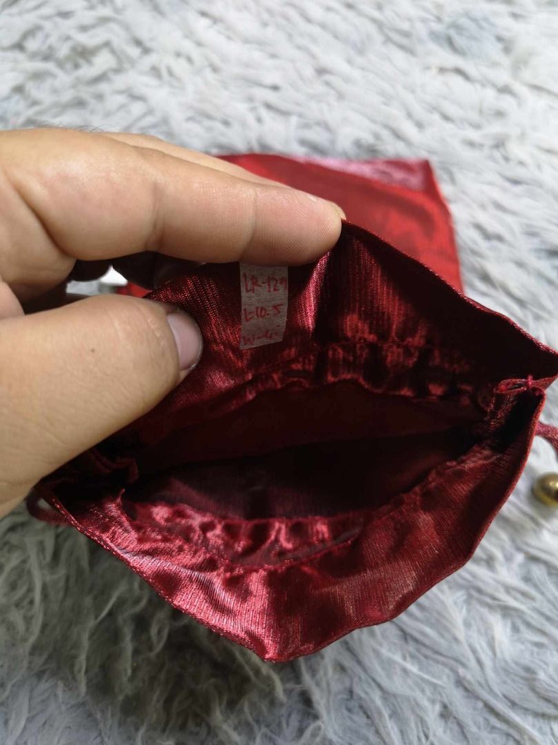 Dark Red Silk Pouch With Front Pocket (Category: Purses & Pouches) located in Santa Cruz. Submitted by jmy_surplus.2 (Listing ID 1462818772, Image 3). Description: Size ; L - 10.5 W - 6 Color ; Dark red Type ; Pouch Brand ; No brand Material ; Silk Style ; Dark Red Drawstring Pouch LR 129 JMY 3 Batch #223.