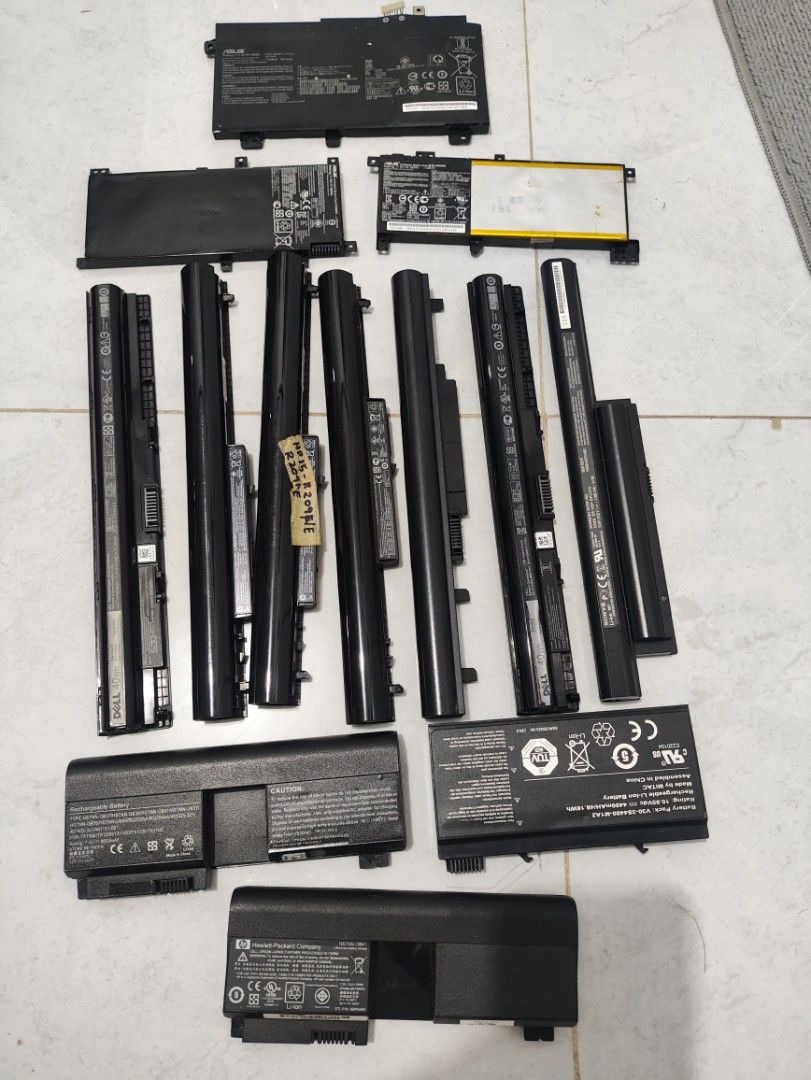 Defective Laptop Batteries - Dell, HP, Asus (Category: Laptops & Notebooks) located in Bacoor. Submitted by ivanyun (Listing ID 1462872559, Image 1). Description: - Lot of used laptop batteries - Brands include Dell, HP, Sony and Asus - Sold as a lot, as is 900php lahat kasama ng nasa picture posted pickup cavite pde lalamove.