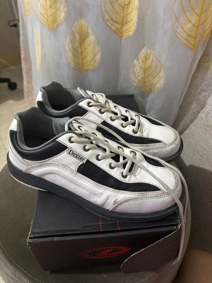 Dexter Bowling Shoes White Black (Category: Billiards and Bowling) located in Caloocan City. Submitted by majaliwalas (Listing ID 1462833770, Image 1). Description: - Dexter bowling shoes -size 8 - Color: White with black accents - Laces: White - Condition: Soles show some wear from use - Perfect for the bowling alley - Get ready for your next game!.