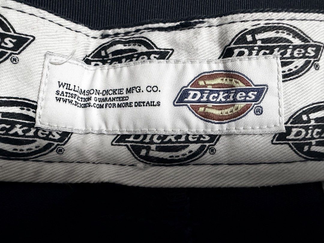 Dickies 短褲 （分類：短褲）位於 Hong Kong。 由 tinkerbell888 提交（商品編號 1462768886，圖片 3）。簡介： Dickies 短褲 - Model No. 1221729 - Size : (32) 175/80A。