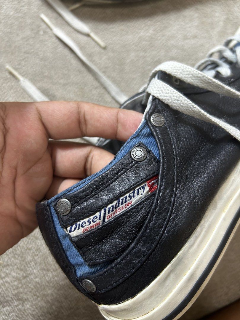 Diesel Shoes (Category: Sneakers) located in Aurora. Submitted by purethrift07 (Listing ID 1462719295, Image 3). Description: Maganda Dm me Solid na solid 9-9.5 Dm me.
