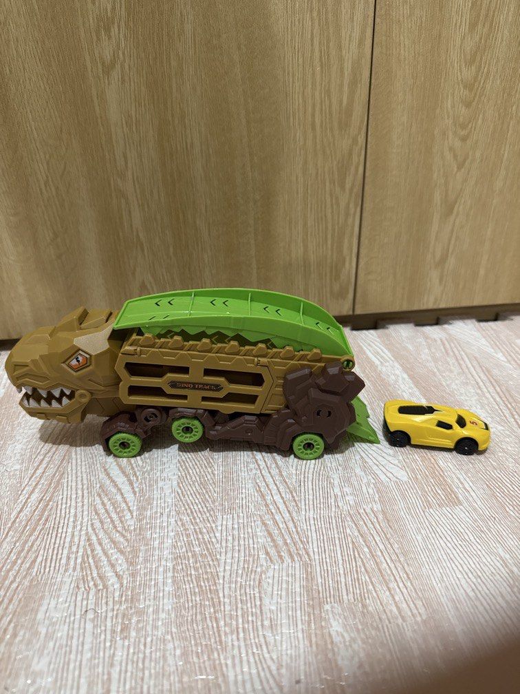 Dinosaur Car Truck (Category: Vehicle & Diecast Models) located in Marikina City. Submitted by lovegoeson (Listing ID 1462873077, Image 1). Description: .
