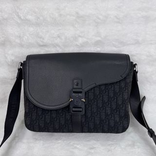 (Category: ) located in . Submitted by jhypeluxstore (Listing ID 1462736800, Image 1). Description: .