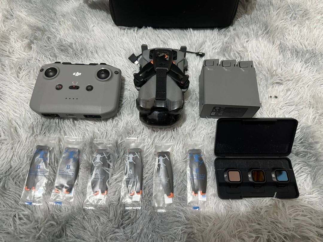 DJI Mini 5 Pro FMC 3 batteries (Category: Drones) located in Manila. Submitted by gadjetseller122889 (Listing ID 1462718360, Image 3). Description: DJI Mini 5 Pro FMC 3 batteries Aircraft DJI RC-N3 Flight battery x3 Two way charging hub Shoulder bag ND Filter Set 6 set of propeller Cycle count 4, 6, 6 Hindi ko maalis ung login email ko pero all working yan at hindi yun nakaka apekto mismo sa drone.