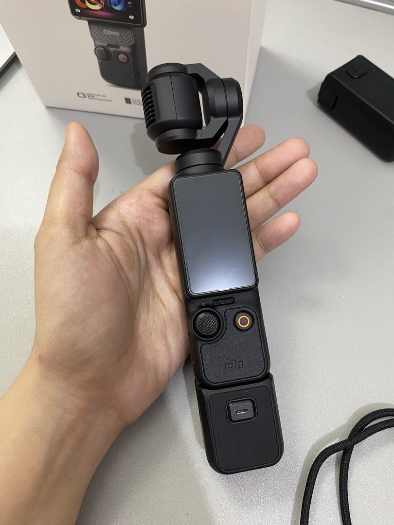 DJI Osmo Pocket 3 Creator Combo (Category: Cameras) located in Muntinlupa City. Submitted by zzzzam (Listing ID 1462699248, Image 2). Description: DJI OSMO POCKET 3 CREATOR COMBO Price: ₱22,000.00 (fixed) - bought last july 29, 2026 (1 month old) - still within warranty period - used once only (bc not for me ☹️) - complete with accessories and box - no scratches, no dents, no damage - free tempered glass inclusions for dji osmo pocket 3 cc: - osm