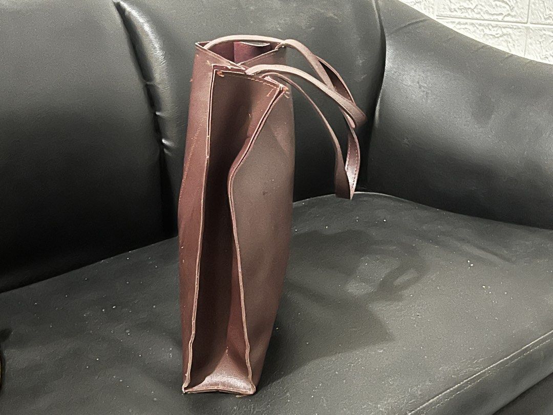Bundle 2 Documents bags (Category: Tote Bags) located in Bansalan. Submitted by jhalmar (Listing ID 1462762098, Image 2). Description: 2 Leather document bags , can fit laptop, long bond paper. .