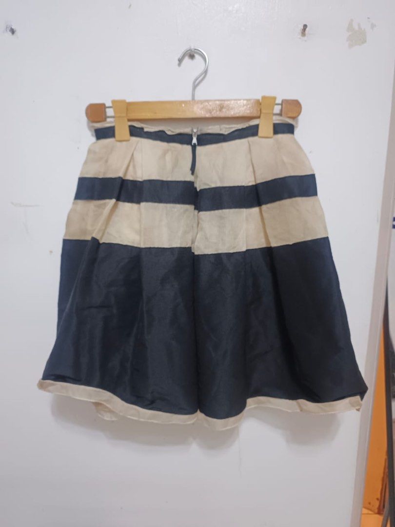 DOLCE & GABBANA (Category: Skirts) located in Dasmarinas. Submitted by jessputrages (Listing ID 1462681112, Image 2). Description: For sale DOLCE & GABBANA Excellent conditin 1500 plus shipping Pm for more details.
