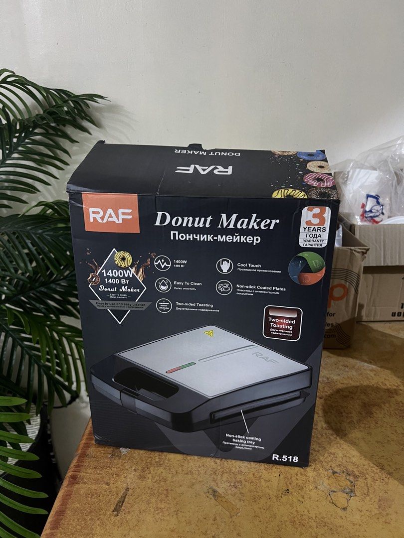 Donut Maker 12 Holes (Category: Ovens & Toasters) located in Binan City. Submitted by johncarlosmago_ (Listing ID 1462687650, Image 2). Description: For sale - Twice lang nagamit Rfs- Nahirapan sa paggawa ng mini donuts.