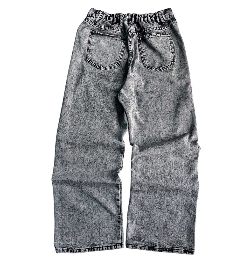 double knee stone washed pants (Category: Jeans) located in Cavite. Submitted by 00cj_ (Listing ID 1462795489, Image 2). Description: W: 30-33” L: 40” LegOpen: 10”.