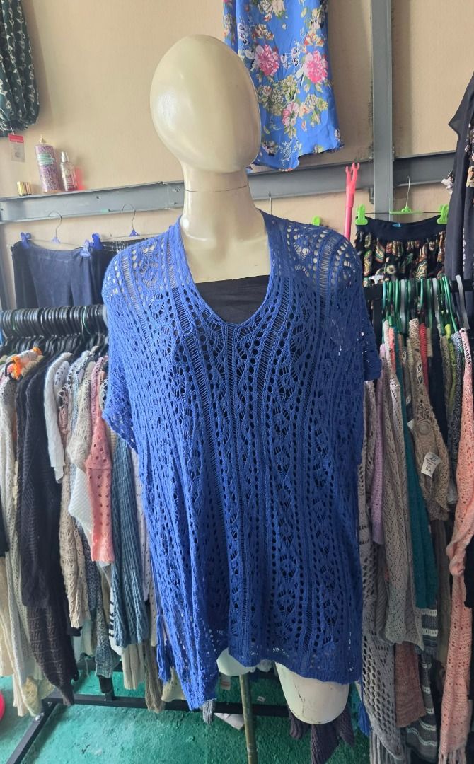 Dress Cover Up (Category: Dresses) located in Makati City. Submitted by bigheartsclothingcom720 (Listing ID 1462756678, Image 2). Description: US LIGHT KNITTED TOPS FOR SALE!** ✨ 📌 **Size on Tag:** M 📏 **Fits from:** L to 2X 💰 **Price:** ₱300 💖 Great condition & super sulit!.