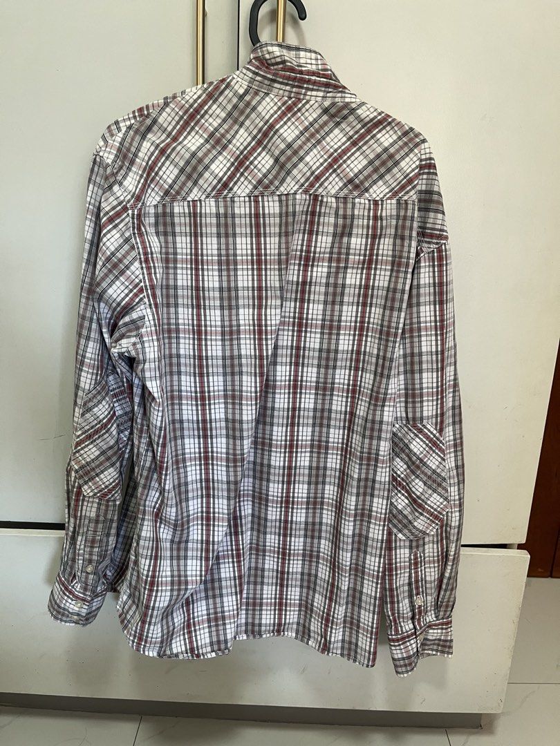 Ecko Unltd. Plaid Long Sleeve Shirt (Category: Tshirts & Polo Shirts ) located in Pasay City. Submitted by aj.db (Listing ID 1462710549, Image 2). Description: No Issue Good Condition L35 W26.