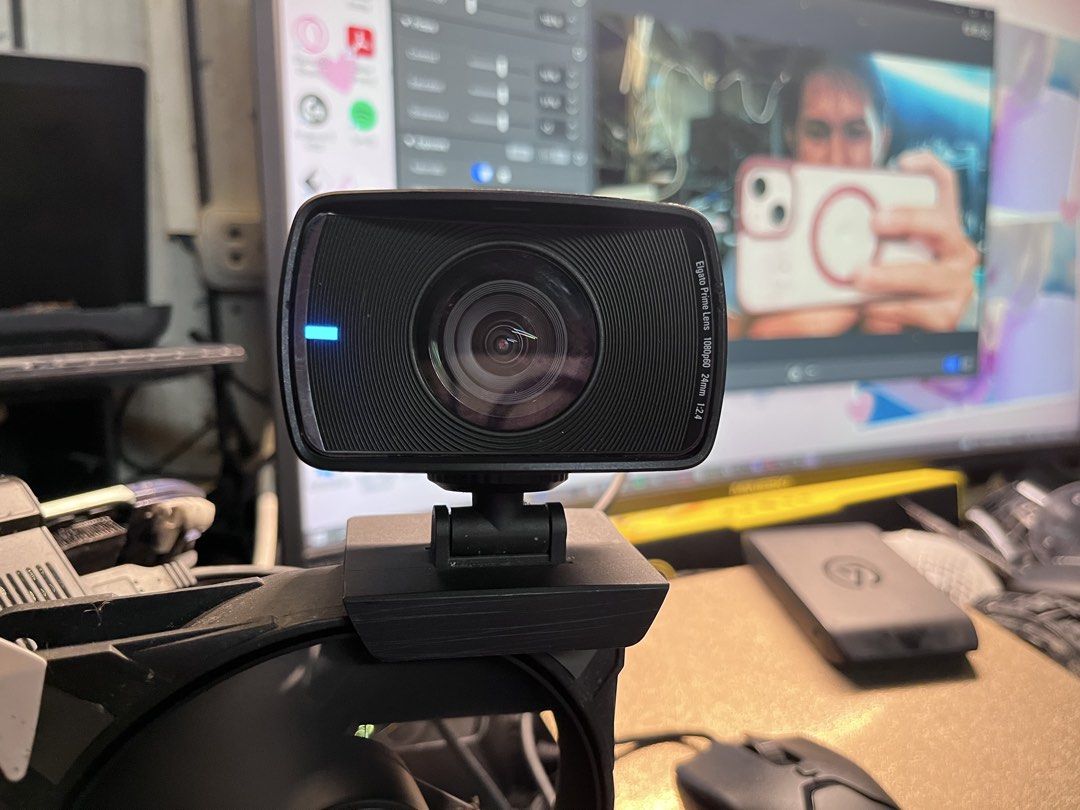 Elgato Facecam 1080p 60fps Webcam (Category: Webcams) located in Quezon City. Submitted by alyxxz (Listing ID 1462791864, Image 2). Description: - Elgato Facecam for sale - Crystal clear 1080p resolution at 60fps - Fixed 24mm f/2.8 lens for sharp focus - Ideal for streamers and video conferencing - Comes complete with stand and USB cable - Fully tested and in perfect working condition.