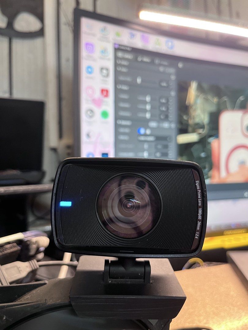 Elgato Facecam 1080p 60fps Webcam (Category: Webcams) located in Quezon City. Submitted by alyxxz (Listing ID 1462791864, Image 3). Description: - Elgato Facecam for sale - Crystal clear 1080p resolution at 60fps - Fixed 24mm f/2.8 lens for sharp focus - Ideal for streamers and video conferencing - Comes complete with stand and USB cable - Fully tested and in perfect working condition.