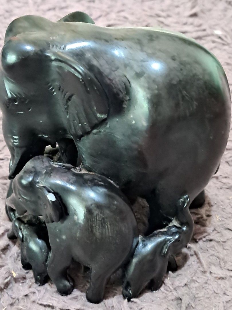Epephant (Category: Designer & Blind Box Toys) located in Cavite. Submitted by secretjapansurplus (Listing ID 1462759106, Image 3). Description: .