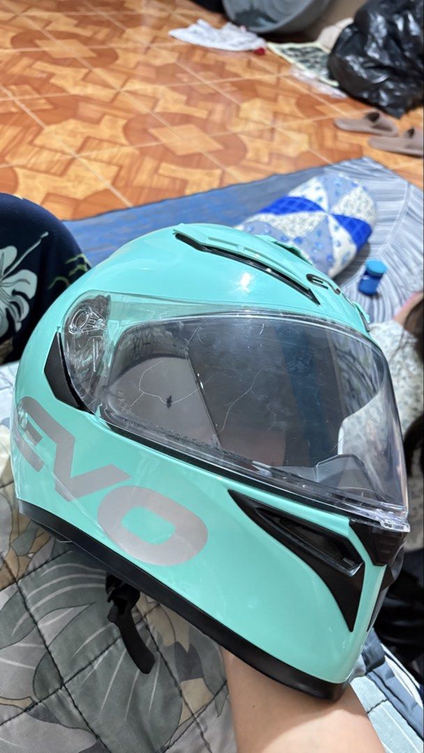 EVO HELMET (Category: Other Motorcycles Parts and Accessories) located in Santa Rosa. Submitted by carmeeeelah (Listing ID 1462797608, Image 3). Description: FS!! Twice lang nagamit Rfs: Nakatambak nalang and di siya kasya sa may-ari .
