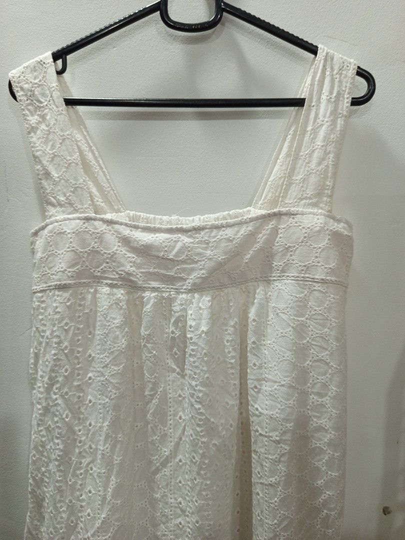 Eyelet dress (Category: Dresses) located in Cavite. Submitted by alliahscloset2.2 (Listing ID 1462756136, Image 2). Description: .