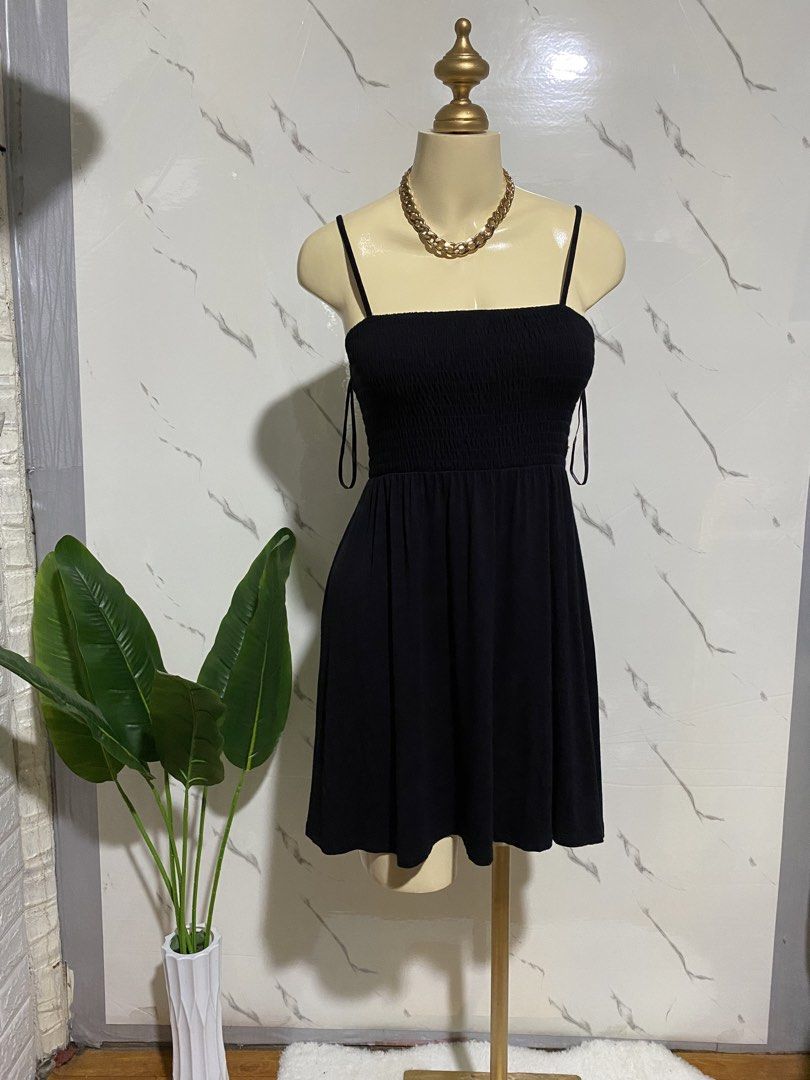 F21 smock strap mini dress (Category: Dresses) located in Taguig. Submitted by KL_Outfits (Listing ID 1462774797, Image 1). Description: .