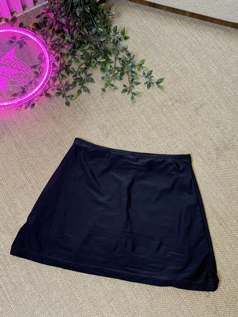 Falcon Sport Skorts SP105 (Category: Activewear) located in Naga. Submitted by ubi04 (Listing ID 1462703714, Image 2). Description: .
