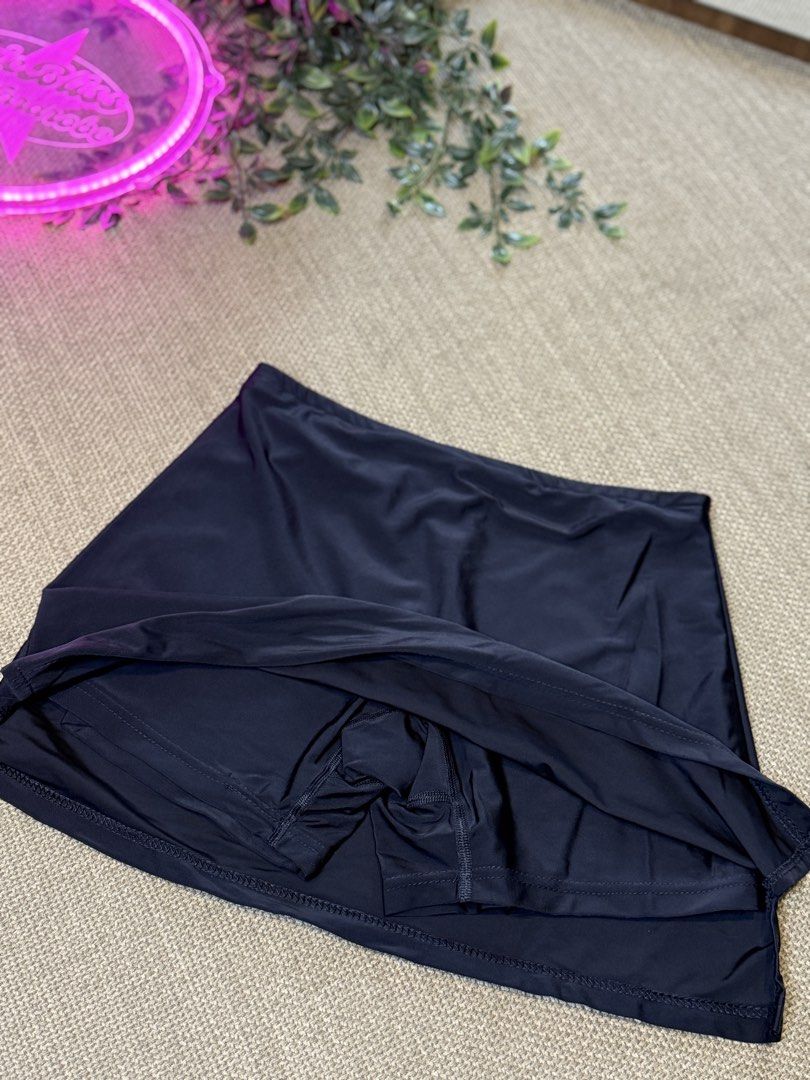 Falcon Sport Skorts SP105 (Category: Activewear) located in Naga. Submitted by ubi04 (Listing ID 1462703714, Image 3). Description: .