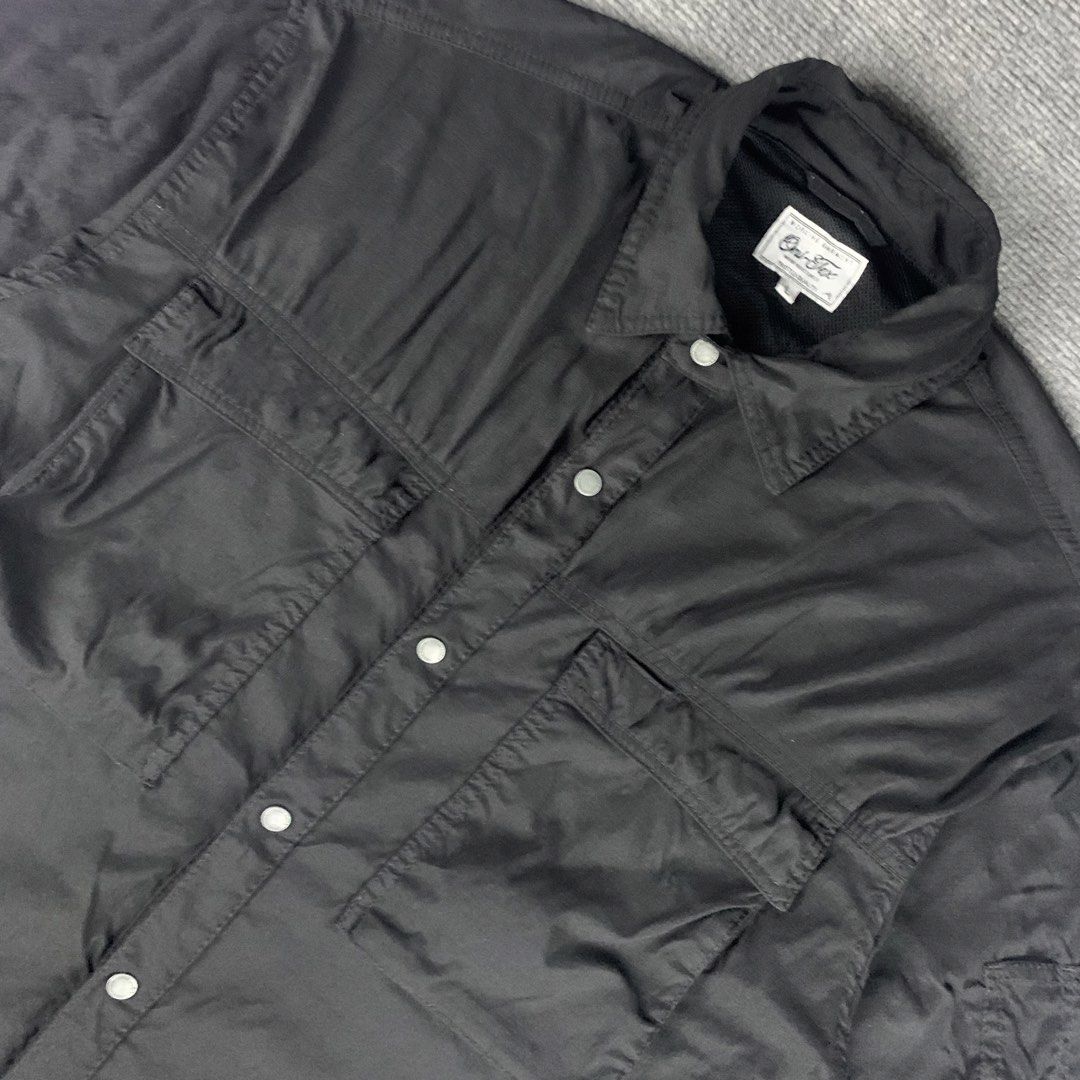 Feild Core Oni-Tex Oversized Utility Button Down Shirt (Category: Tshirts & Polo Shirts ) located in Baguio. Submitted by vintage_lurker (Listing ID 1462860409, Image 2). Description: Size on tag: Large Width: 25” Length: 30” Issue/s: none Mine: 570 + Shipping fee 📍Payment first policy. no COD or COP 📍All items Washed and Sanitized 🧼 Shoot your offer. I’m all ears‼️ OTHER DETAILS: - Black short sleeve button-up shirt - Two chest pockets with b