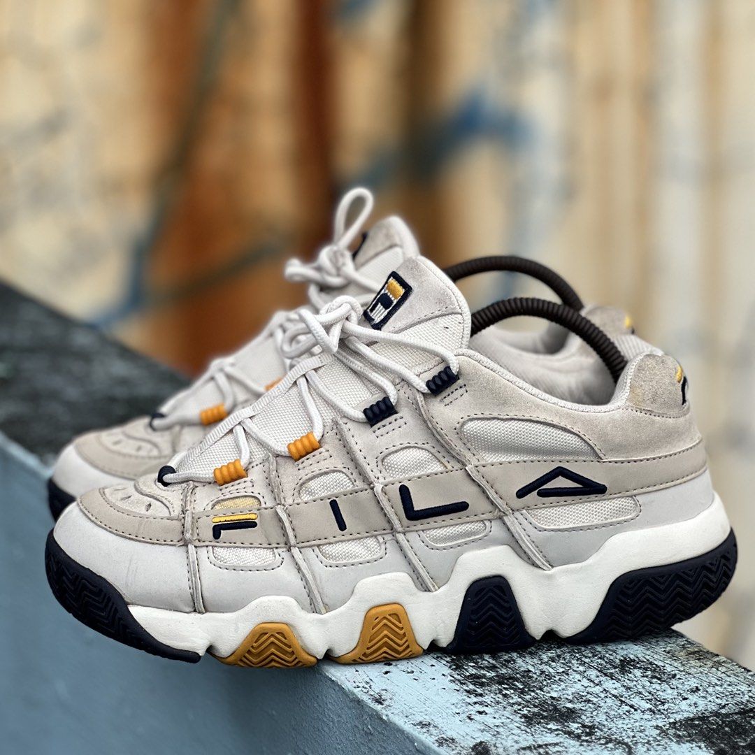 Fila barricade XT 97 chunky soles (Category: Sneakers) located in Pasig City. Submitted by store_4_all_season (Listing ID 1462828258, Image 3). Description: Size 9 us mens / 27 cm / 42 eu Used - very good condition No issue 📩📩📩.