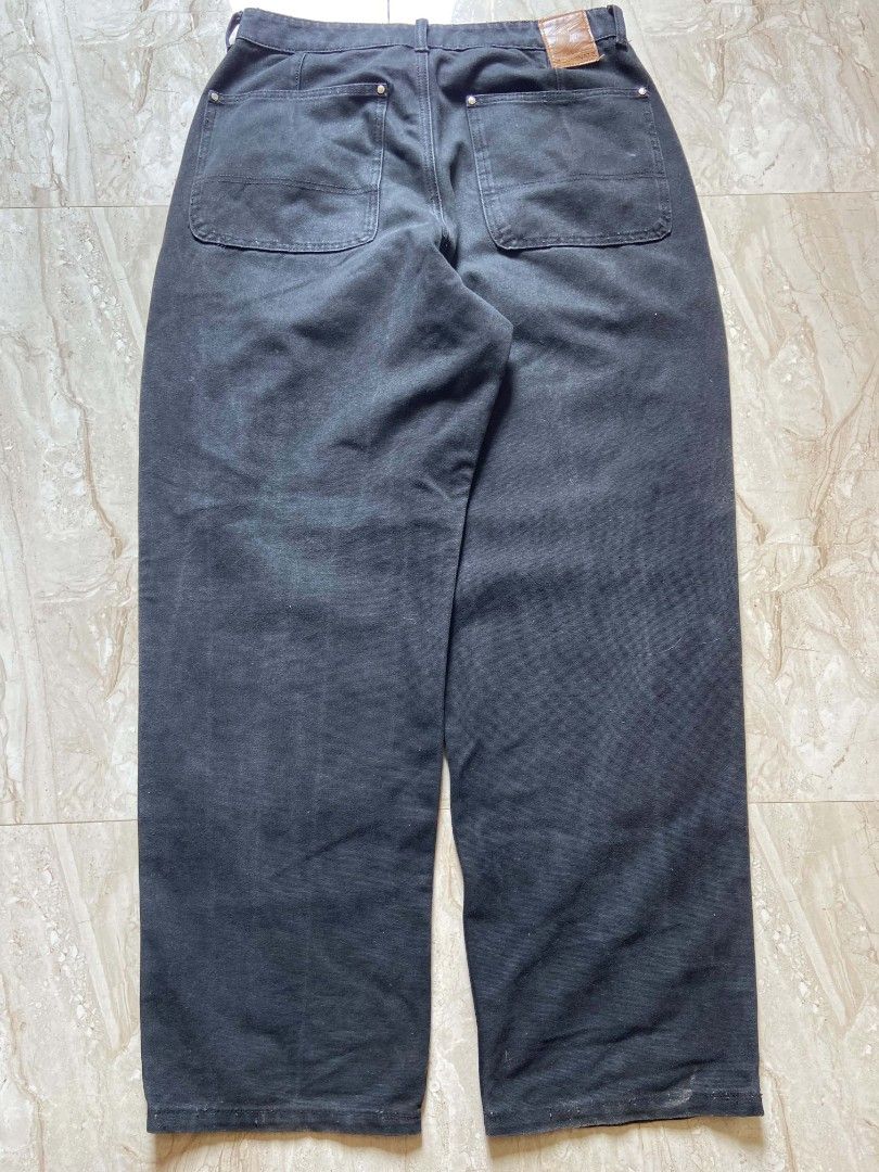 FILLUMINATE Black Carpenter Pants Size Medium (Category: Jeans) located in Manila. Submitted by lilsintenel (Listing ID 1462787687, Image 2). Description: - Brand: FILLUMINATE - Color: Black - 32x15.5x43x9.5 - Size: Medium - Style: Classic Carpenter/Workwear - Features: Double knee reinforcement, multiple utility pockets - Closure: Button and zip - Fit: Comfortable for everyday wear - Perfect for: Casual outfits.
