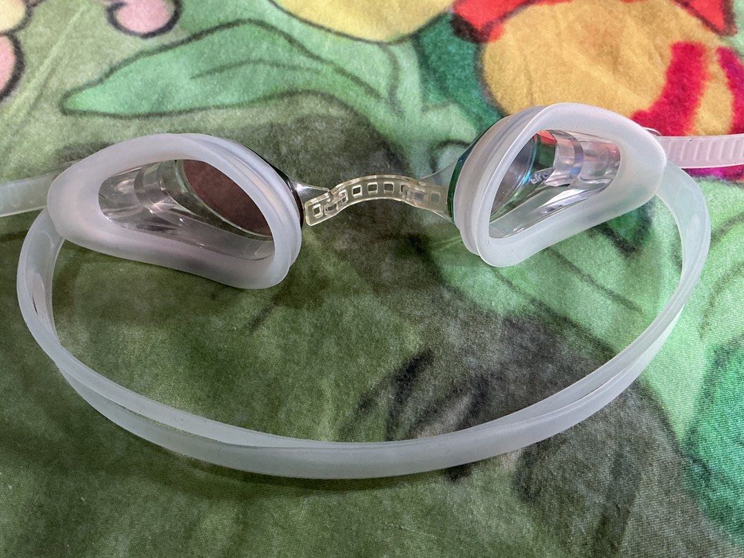 Fiload swimming goggles (Category: Other Sports Equipment and Supplies) located in Angeles City. Submitted by goodbuysathome (Listing ID 1462763093, Image 3). Description: Fiload adult swimming goggles from Korea Add sf 55 Gcash payment Lp posted.
