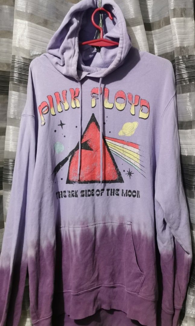 Fink Floyd the dark side of the moon hooide (Category: Coats, Jackets and Outerwear) located in San Jose. Submitted by thrift_ni_sir (Listing ID 1462840407, Image 3). Description: Tie dye MOD j&t Add shipping fee MOP gcash.