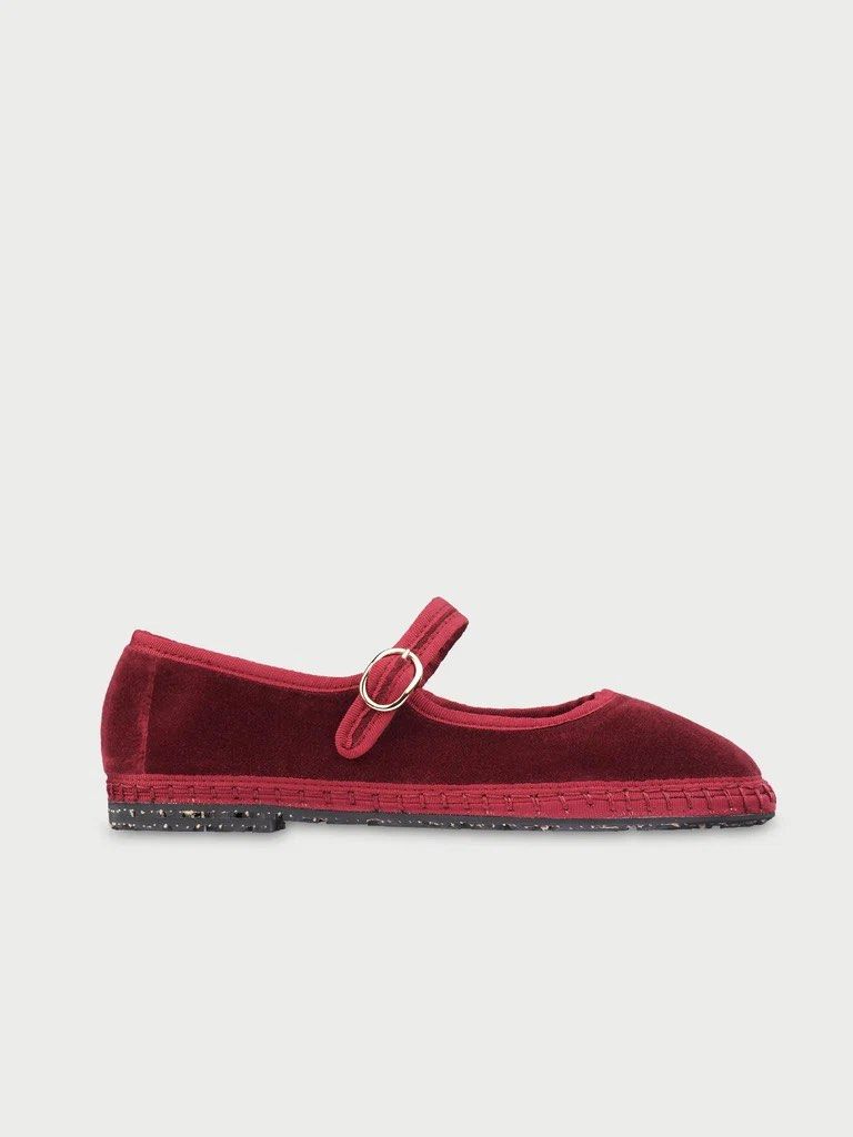 Flabelus Lucrecia Flats in Size EU 37 (Category: Flats & Sandals) located in Quezon City. Submitted by bunnybunbunn (Listing ID 1462691668, Image 2). Description: - Used once only - Too small for my feet. - Best for size 6 - SRP: ₱10,700 - With box - Bought in Flabelus Greenbelt Pop-up this August 2026.