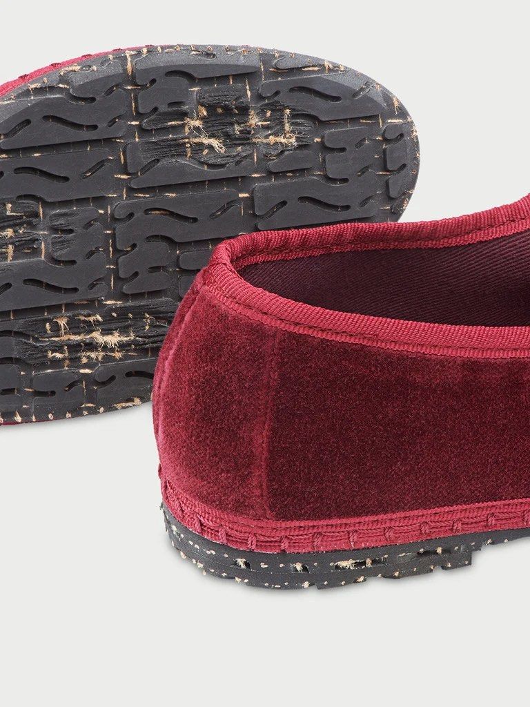 Flabelus Lucrecia Flats in Size EU 37 (Category: Flats & Sandals) located in Quezon City. Submitted by bunnybunbunn (Listing ID 1462691668, Image 3). Description: - Used once only - Too small for my feet. - Best for size 6 - SRP: ₱10,700 - With box - Bought in Flabelus Greenbelt Pop-up this August 2026.