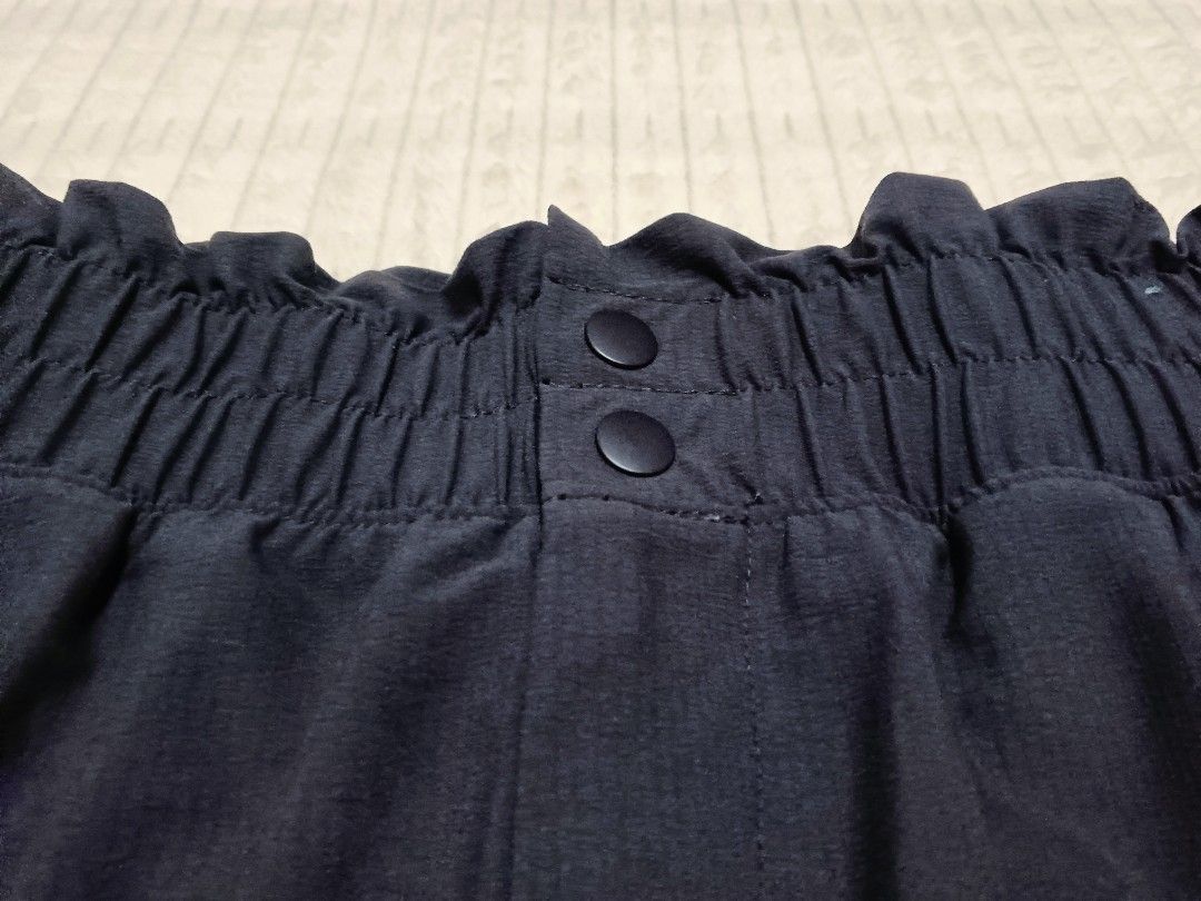 FLX Active Shorts Free Shipping (Category: Shorts) located in Cebu City. Submitted by OneStop_ThriftShop_Mo (Listing ID 1462738474, Image 3). Description: FLX Activewear 💓💓💓 Premium quality Gartered Zipped Pockets Quick dry Prefect for Sports, Hiking, Daily wear SizeL W 15.5" (31"waist) L 13" size, 15"center.