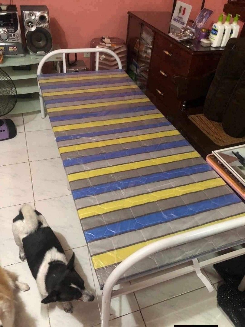 FOLDING BED " STRIPES / BLACK " (Category: Bed Frames & Mattresses) located in Manila. Submitted by jashopp (Listing ID 1462744102, Image 3). Description: METAL FOLDING BED " BLACK / STRIPES ✅1,200 Plyboard po ibabaw, hindi po foam ✅heavy duty NO LUNDO ✅made in plyboard and metal frame ✅single pero kasya 2 tao. ✅Dimension: 1.8m taas, 80cm Lapad ✅ capacity: 300kilos ✔️Foldable, durable ✔️Indoor and outdoor bed ✔️Sobrang tibay 💪.