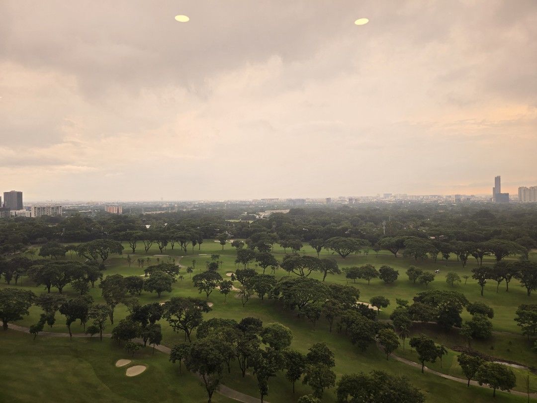 FOR SALE: THE ICON RESIDENCES (Category: Apartments & Condos) located in Taguig. Submitted by jr_zulueta (Listing ID 1462769778, Image 3). Description: FOR SALE: THE ICON RESIDENCES Tower 2 3 Bedrooms 3 Full Bathrooms (3 full bathrooms: 2 bathrooms with shower + 1 bathroom with jacuzzi bathtub) With storage room No maids room and bathroom 156 sqm PHP 43,400,000.00 Negotiable Gross Semi-furnished 1 Parking Slot (Basement 2) * Full Golf Course View