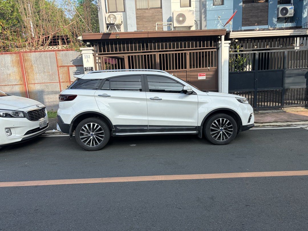 Ford Territory Titanium Auto (Category: Used Cars) located in Quezon City. Submitted by rengrg88 (Listing ID 1462884310, Image 2). Description: First owner, no issue, ceramic tint, step board, flooded free, garage parking 100% A1 condition, seldom use. RFS buying a new car. Mileage below 12,500 km, bought brand new, 1st owner, direct Buyers only, location Marikina Heights..