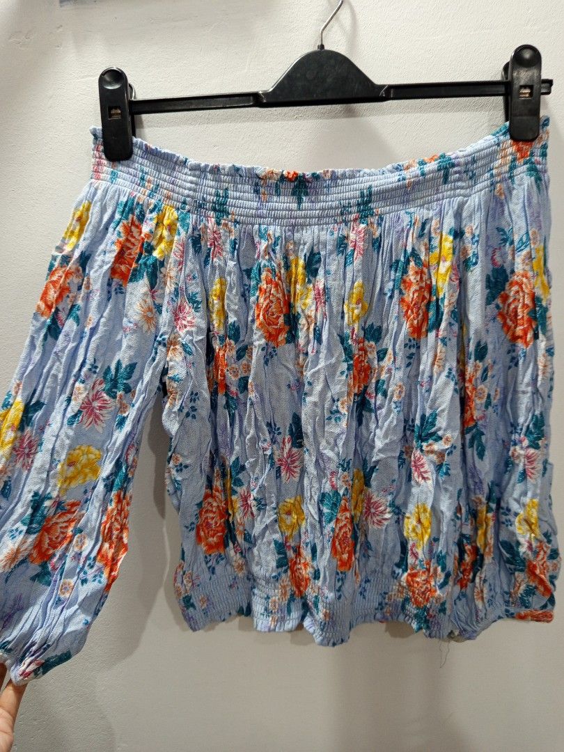 Forever 21 blouse (Category: Blouses) located in Cavite. Submitted by alliahscloset2.2 (Listing ID 1462754464, Image 1). Description: .