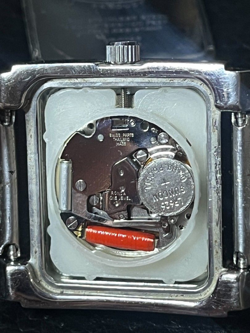 FOSSIL VINTAGE SWISS (Category: Women's Watches) located in Manila. Submitted by bozzvash (Listing ID 1461920839, Image 3). Description: no issue ready to wear swiss machine tondo manila.