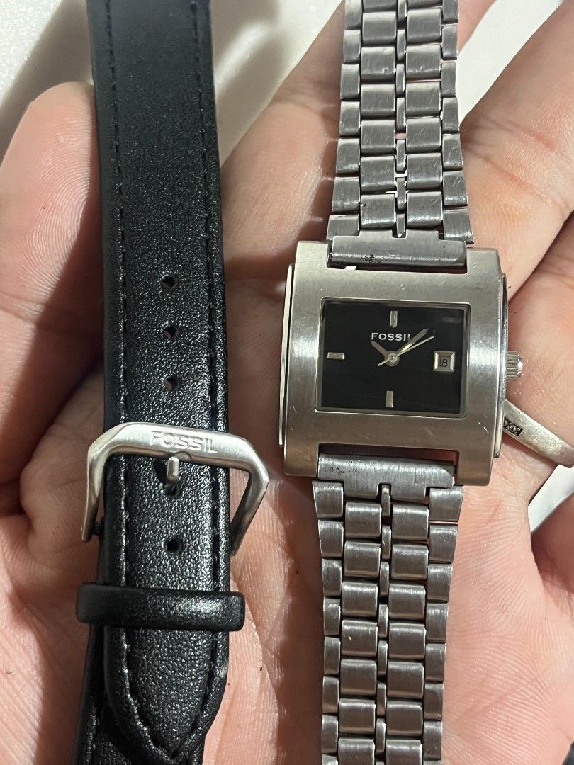 FOSSIL VINTAGE SWISS (Category: Women's Watches) located in Manila. Submitted by bozzvash (Listing ID 1461920839, Image 1). Description: no issue ready to wear swiss machine tondo manila.