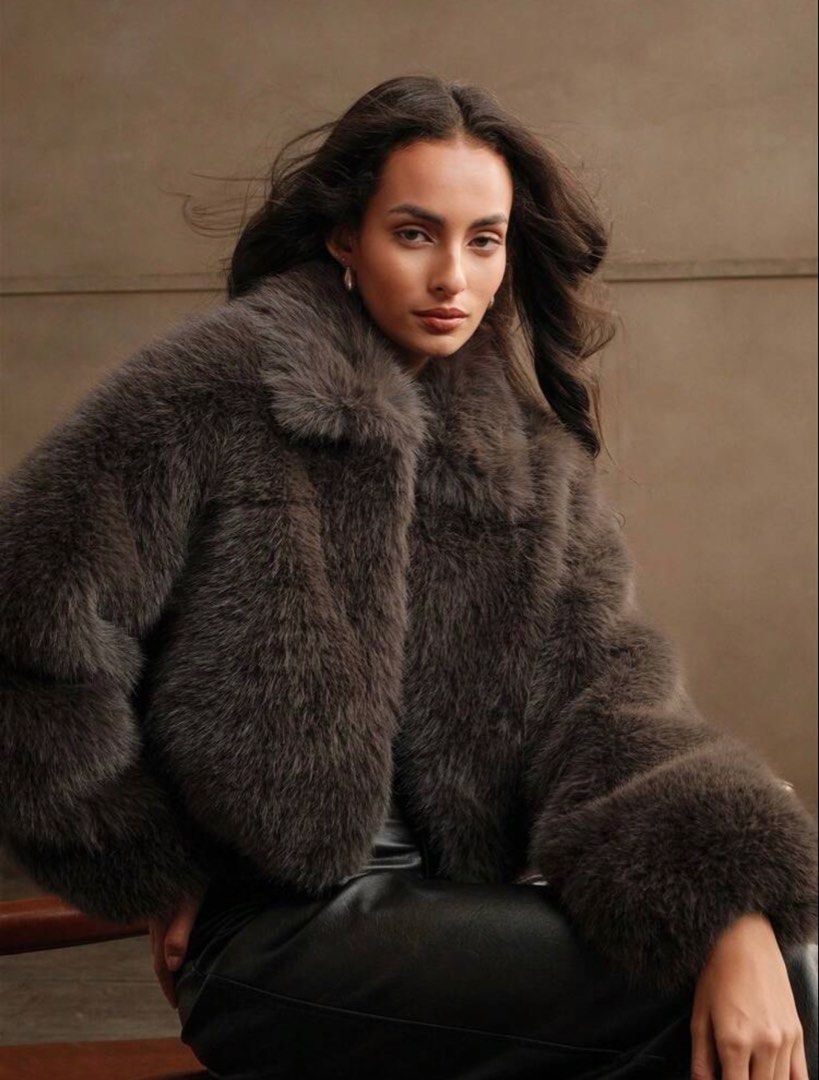 Fur coat (Category: Coats, Jackets and Outerwear) located in Makati City. Submitted by namikilove85798 (Listing ID 1462858321, Image 2). Description: .