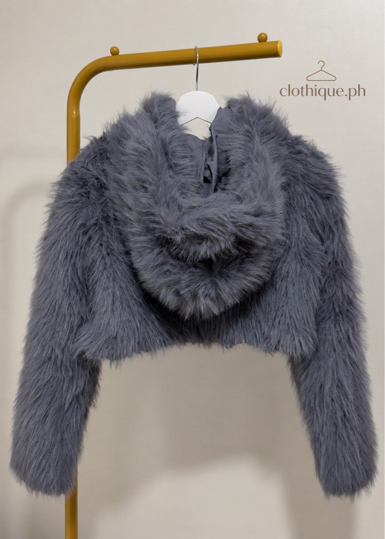 FurCoat with Hood 🎀 (Category: Coats, Jackets and Outerwear) located in Makati City. Submitted by clothique.ph (Listing ID 1462702310, Image 2). Description: ♡ Fur Coat Jacket with Hood ♡ 𝒩𝑒𝓌 • 𝒩𝑒𝓋𝑒𝓇 𝒲𝑜𝓇𝓃 • 𝒩𝑜 𝐹𝓁𝒶𝓌𝓈 🤍 𐙚 SHEIN Brand 𐙚 Cozy & stylish fur coat 𐙚 Comes with hood 𐙚 Brand new condition ✨ ♡ Perfect for chilly days & effortless winter looks ☁️🧸 PM if interested! 💌.