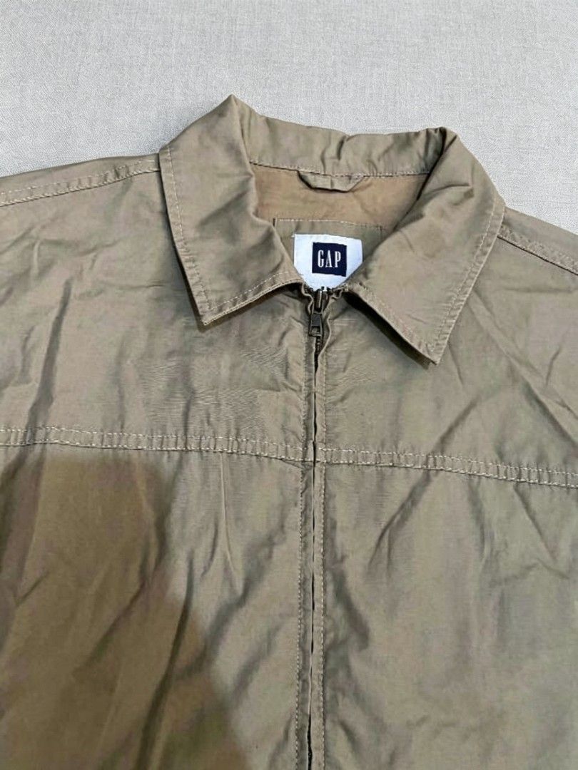 Gap Fullzip Jacket "Khaki" (Category: Coats, Jackets and Outerwear) located in Paranaque City. Submitted by jc.vibes (Listing ID 1462689166, Image 2). Description: Gap Fullzip Jacket "Khaki" Size Large No issue, Need wash Need Plantsa.