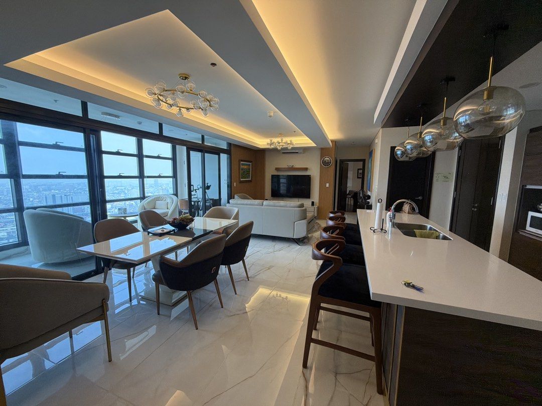 GARDEN TOWERS TOWER 2 (Category: Apartments & Condos) located in Makati City. Submitted by annaleelim (Listing ID 1462698209, Image 2). Description: ✅FOR LEASE ✅GARDEN TOWERS TOWER 2 - 3 BEDROOM UNIT NEW IN THE MARKET!!! - 212 SQM - 3 BEDROOM UNIT - 3 TOILET & BATHS - 1 POWDER ROOM - 2 SUN ROOMS (LIVING AREA AND MASTER BEDROOM) - MAIN KITCHEN - DIRTY KITCHEN - MAIDS ROOM WITH OWN TOILET - FULLY RENOVATED - FULLY FURNISHED & INTERIOR DESIGNED - BE