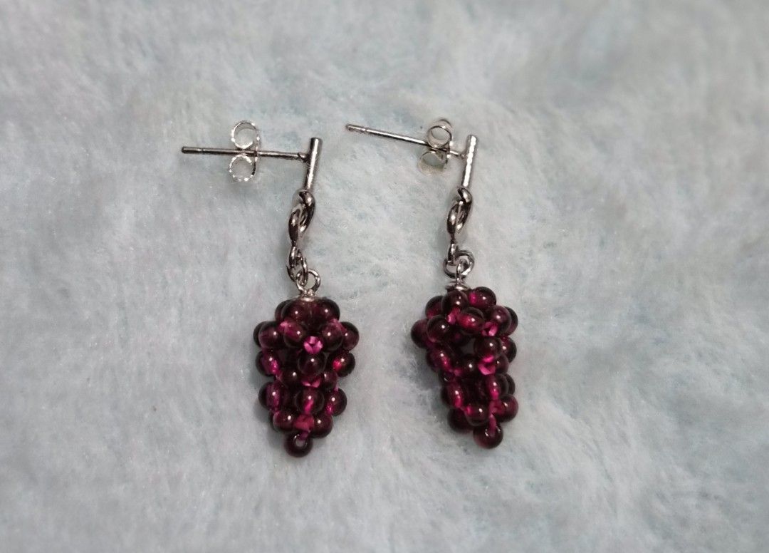 Garnet Grape Cluster Dangle Earrings S925 Silver Hypoallergenic (Category: Earrings) located in Mandaue City. Submitted by chuchi152615 (Listing ID 1462825606, Image 2). Description: - Cute grape cluster design - Made with natural garnet gemstones - Hypoallergenic S925 silver metal - Fun statement piece with a nice dangle - Catches the light beautifully - Adds a pop of color to any outfit - Comes with earring backs.