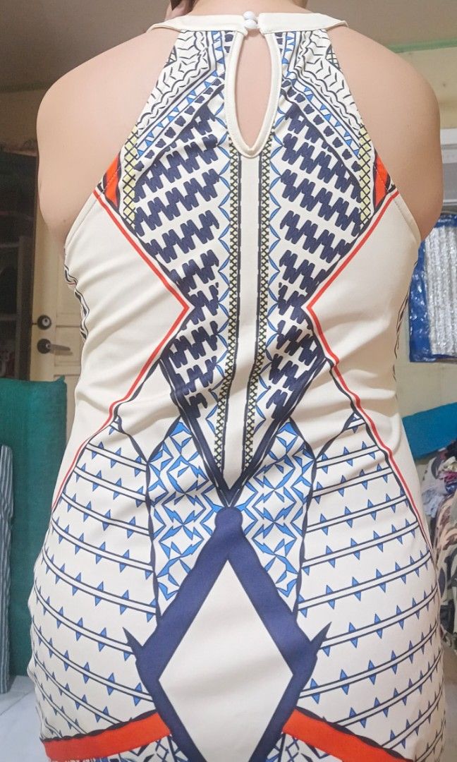 Geometric Print Halter Neck Mini Dress (Category: Dresses) located in Las Pinas. Submitted by erikashoppe (Listing ID 1462822723, Image 2). Description: bust sz fits up to 36b.