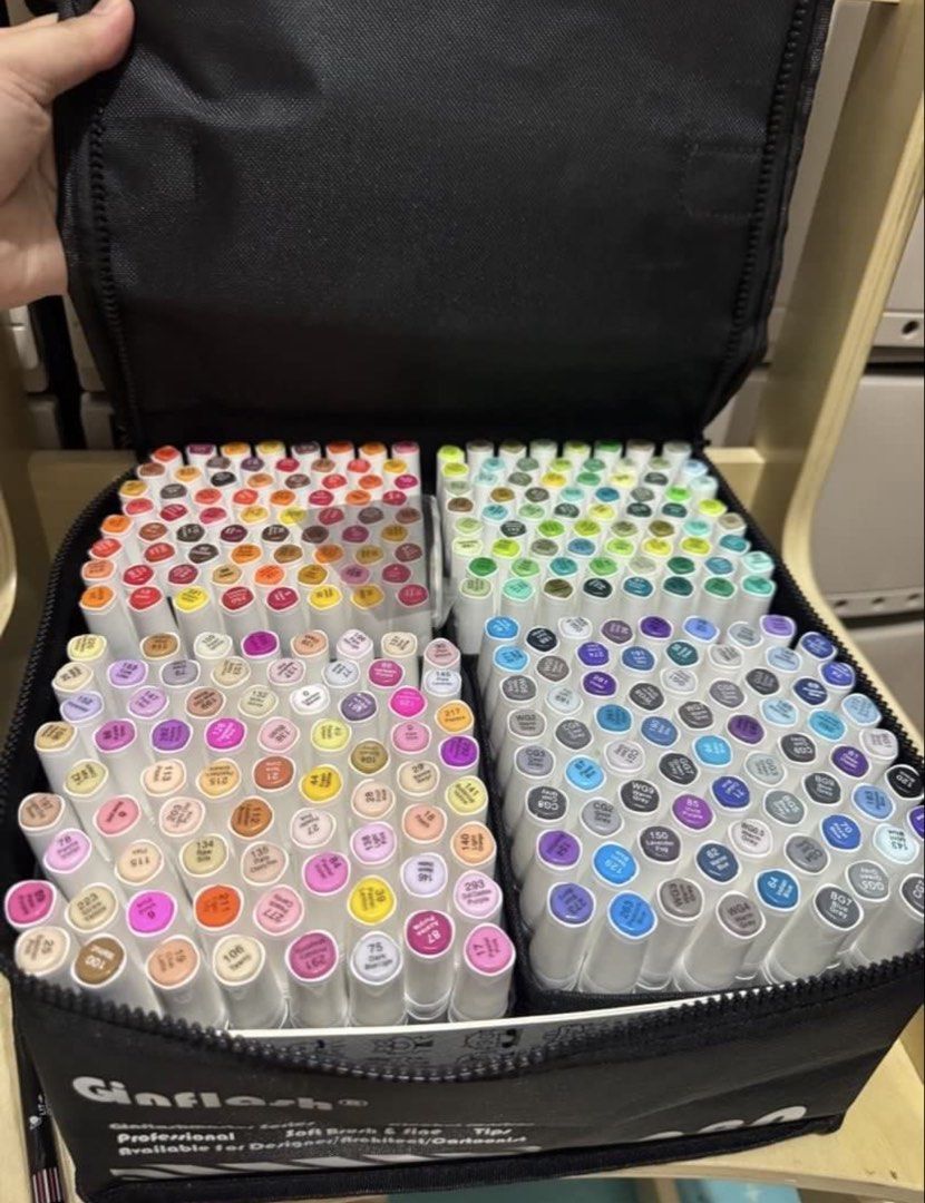 Ginflash 280 Alcohol Markers Set with Case (Ginflashmaster Series) (Category: Stationery & School Supplies) located in Mandaluyong City. Submitted by kendykeyn (Listing ID 1462707426, Image 3). Description: BRAND NEW, NO MARKER HAS BEEN USED 💕 Original SRP Php3,300.00 Ginflashmaster Series alcohol markers - Professional soft brush and fine tips - Ideal for designers, architects, and cartoonists - Huge set with 280 vibrant colors - Comes with a d
