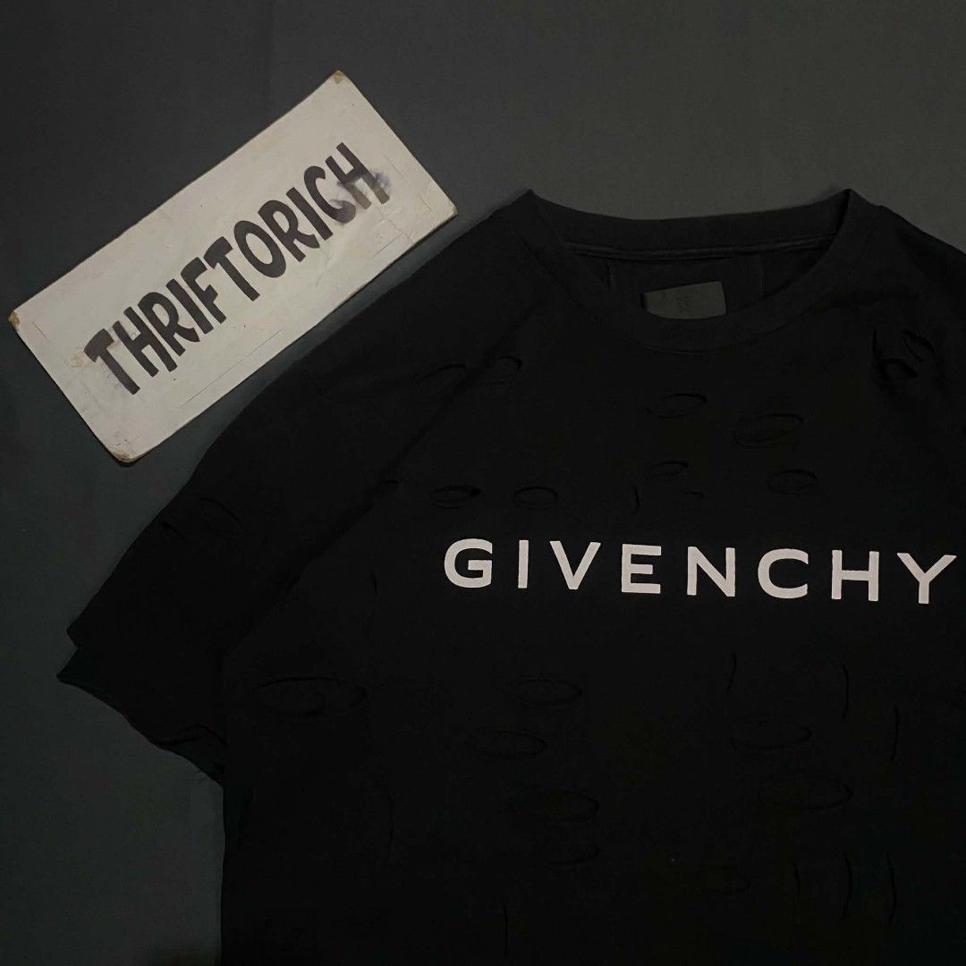 GIVENCHY DISTRESSED (Category: Tshirts & Polo Shirts ) located in Manila. Submitted by dameoro01314995 (Listing ID 1462815372, Image 2). Description: NO ISSUE COLOR RATE 9.5/10 EXCELLENT CONDITION HEAVY GOOD AS NEW.