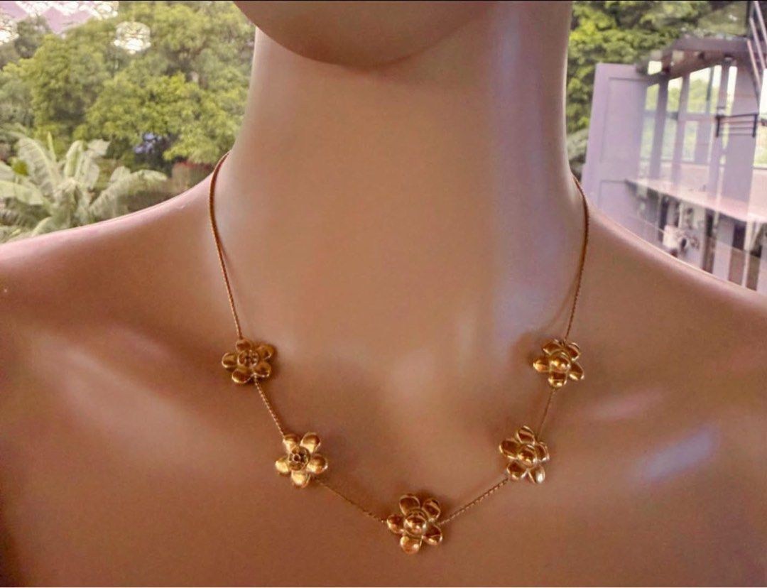 Givenchy Necklace (Category: Luxury Accessories) located in Quezon City. Submitted by liezl.marie (Listing ID 1462833164, Image 1). Description: G!v€nchy A gold-toned flower station necklace. 4,500 Open for layaway. Disclaimer: We are not affiliated, associated, authorized, endorsed by or in any way officially connected with any other company or luxury brand. All copyrights are reserved to the original brand..