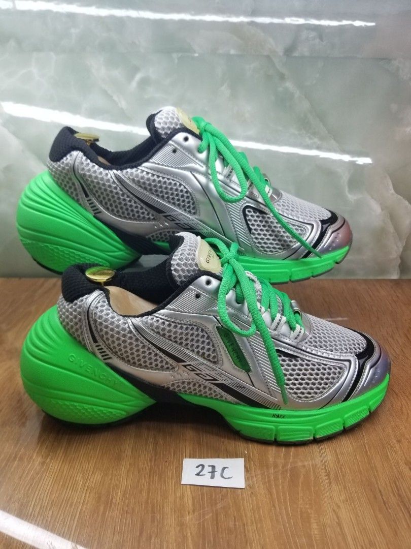 Givenchy sneakers 41-42 (Category: Sneakers) located in Quezon City. Submitted by lykpossession (Listing ID 1462739708, Image 3). Description: Ask first if available.